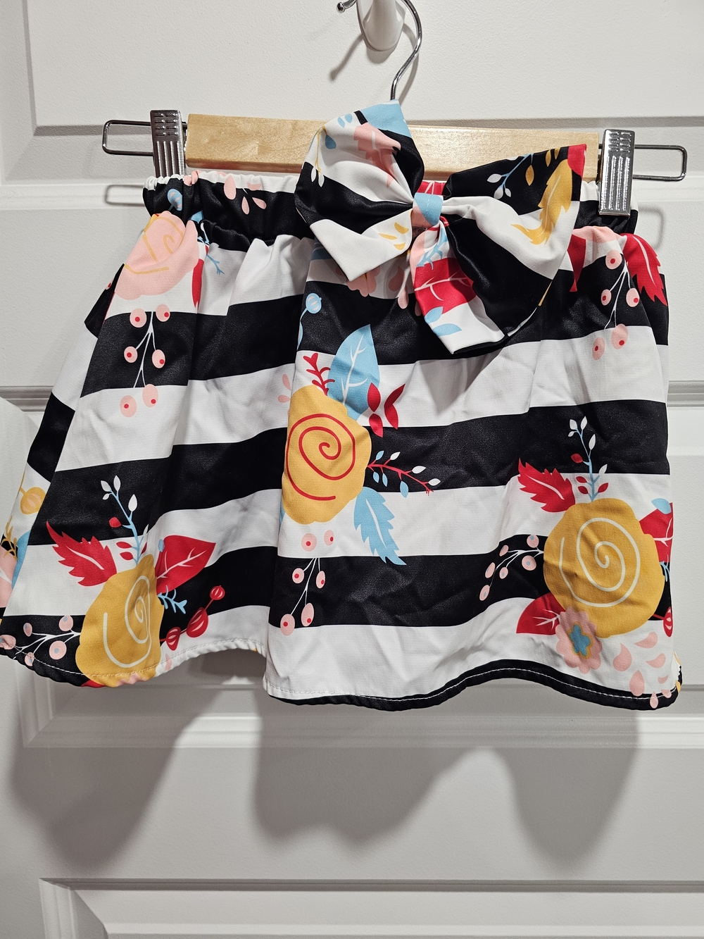 Source Unknown Black and White Striped Floral Bow Skirt